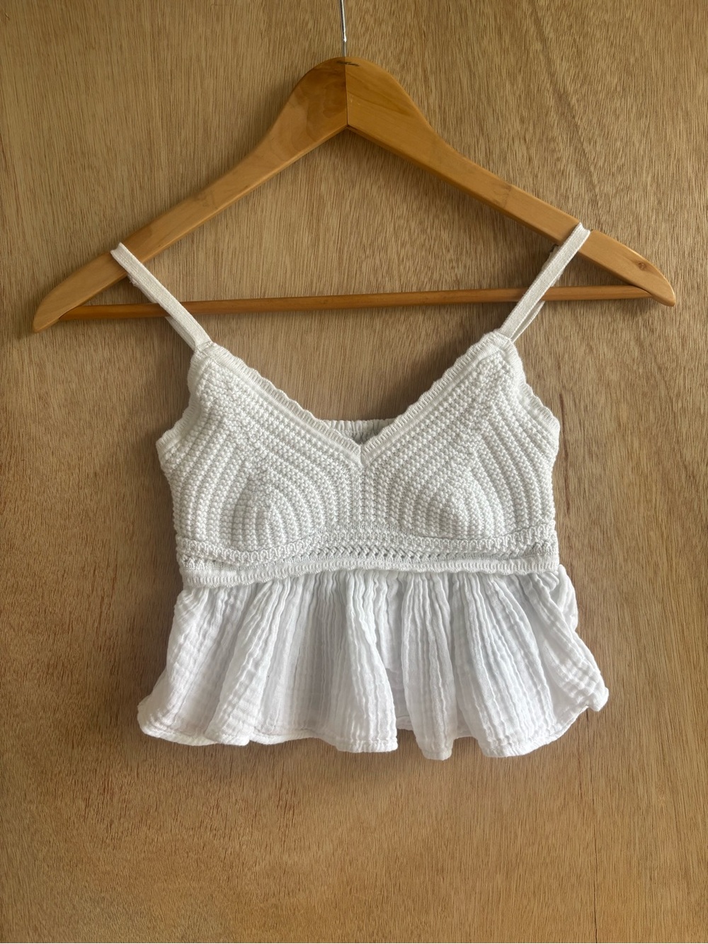 Hollister White Crochet Peplum Cami Top XS Coastal Boho